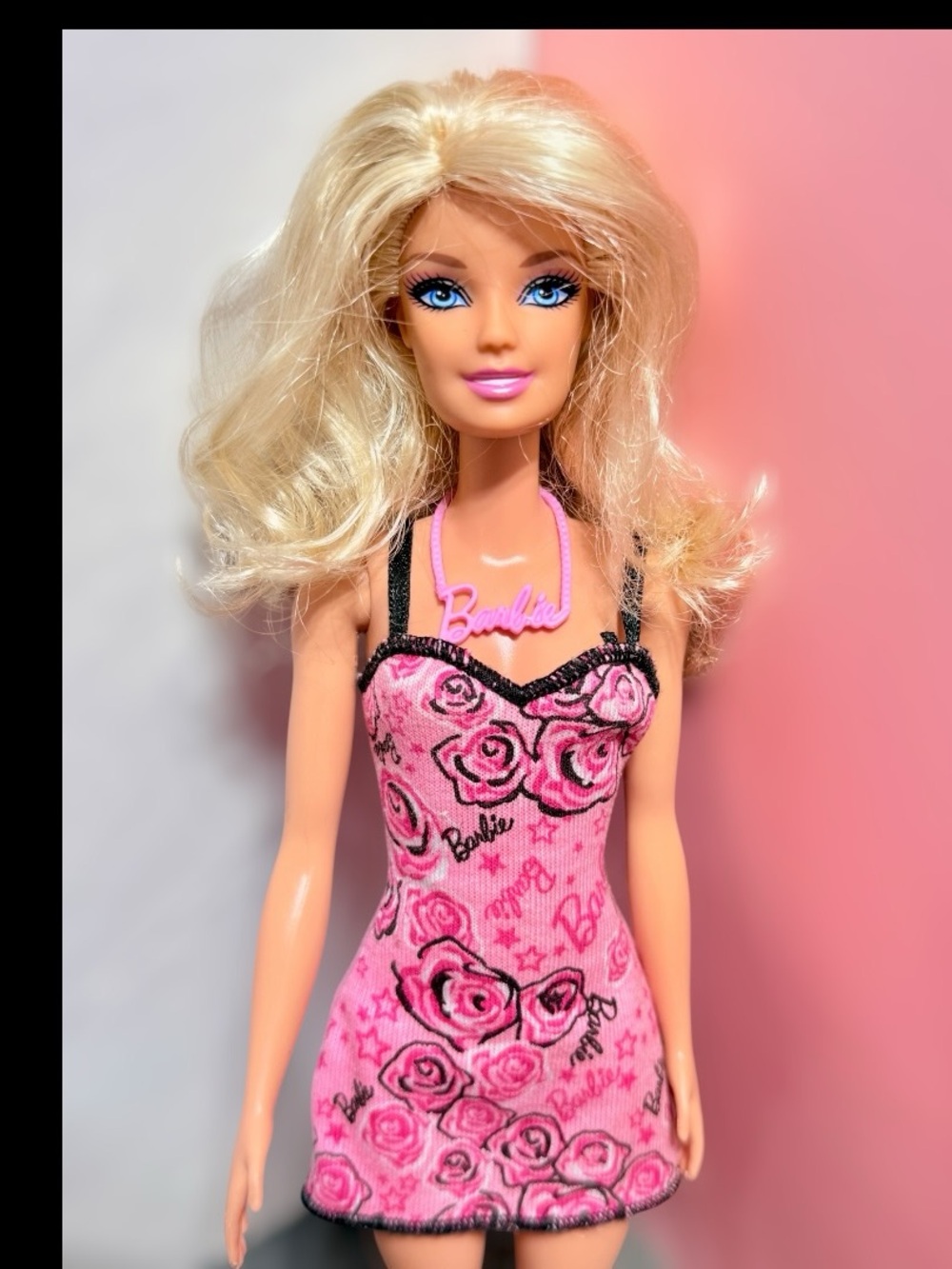 2011 Barbie Fashion Doll W3940 Blonde Pink Rose Dress Necklace Heels Mattel